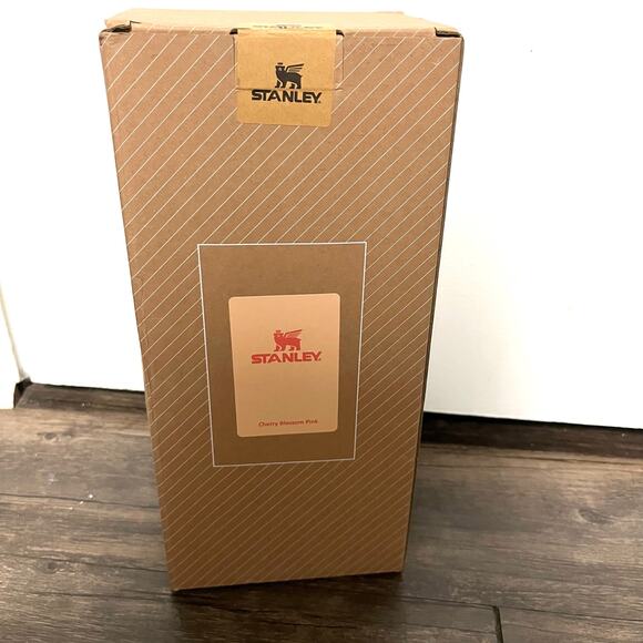 New in Box Stanley Quencher 40oz Tumbler Cup Cherry Blossom Pink FlowState NIB - Picture 5 of 7